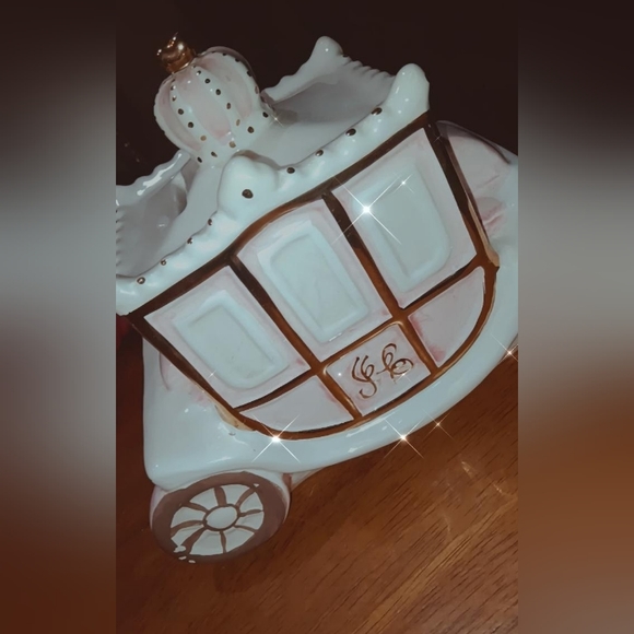 Juicy couture collectible carriage piggy bank✨✨ - Picture 5 of 6